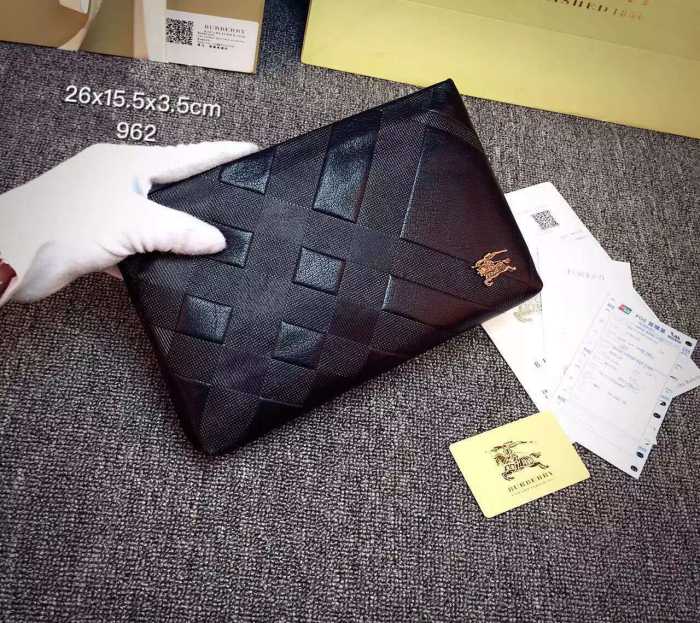 2016 首胸ロゴ  バーバリーBURBERRY  ポーチ 962