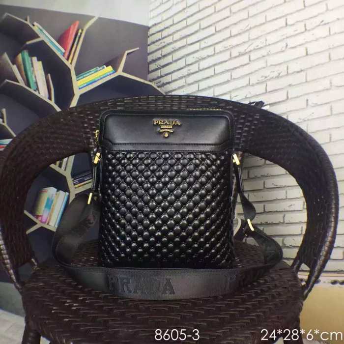 2016 デザイン性の高い プラダPRADA  ショルダーバッグ 8605-3