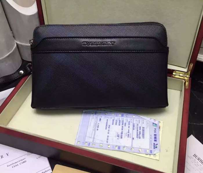 2016 完売品！ バーバリーBURBERRY  ポーチ 965