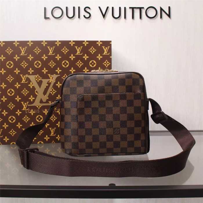 美品！  2016  ルイ ヴィトンLOUIS VUITTON ショルダーバッグ 41224