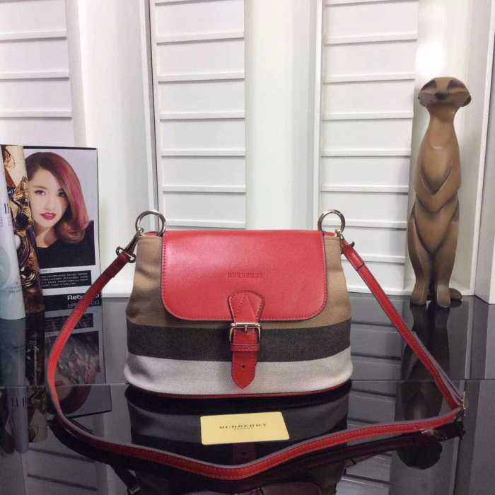 値下げ！ 2016 バーバリーBURBERRY  ショルダーバッグ 4色可選 39907