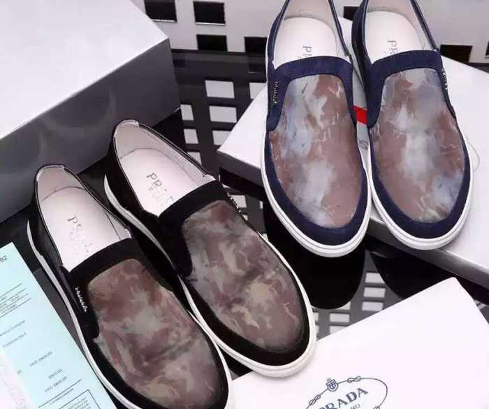 大人キレイに仕立てる 2016秋冬 プラダ PRADA スリップオン 2色可選