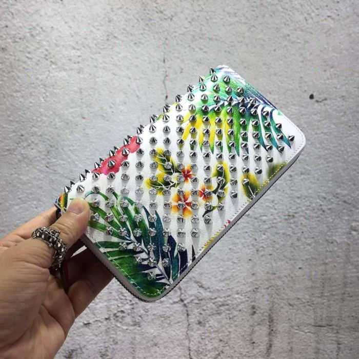  2016秋冬一味違うケーブル編みが魅力満点 クリスチャンルブタンChristian Louboutin 財布