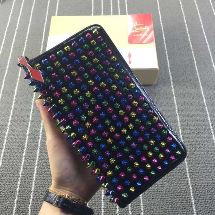 2016秋冬スタイリッシュな印象 クリスチャンルブタンChristian Louboutin 長財布
