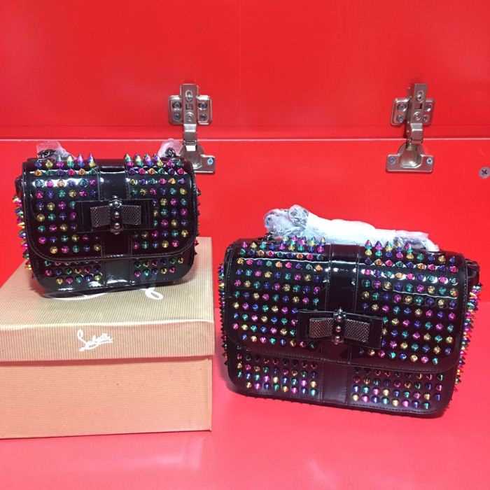 2016秋冬 クリスチャンルブタンChristian Louboutin 今買い◎得 斜め掛けバッグ 2色可選