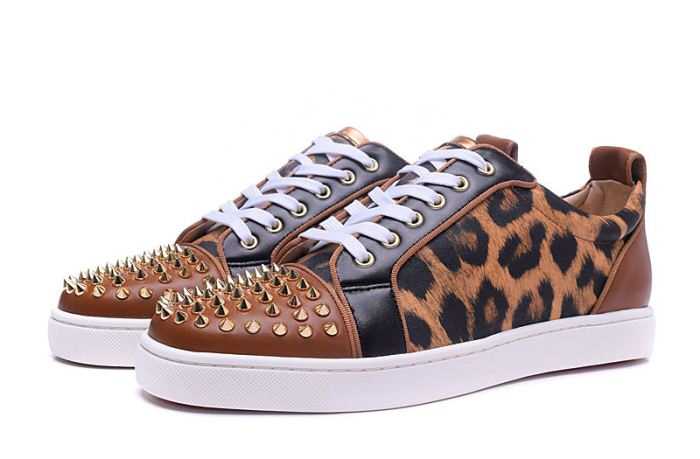 スタイリッシュな印象2016秋冬 クリスチャンルブタンChristian Louboutin フラットシューズ