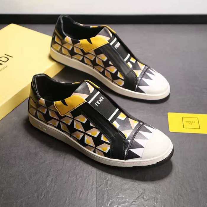 2016秋冬  フェンディFENDI スタイリッシュな印象 スニーカー