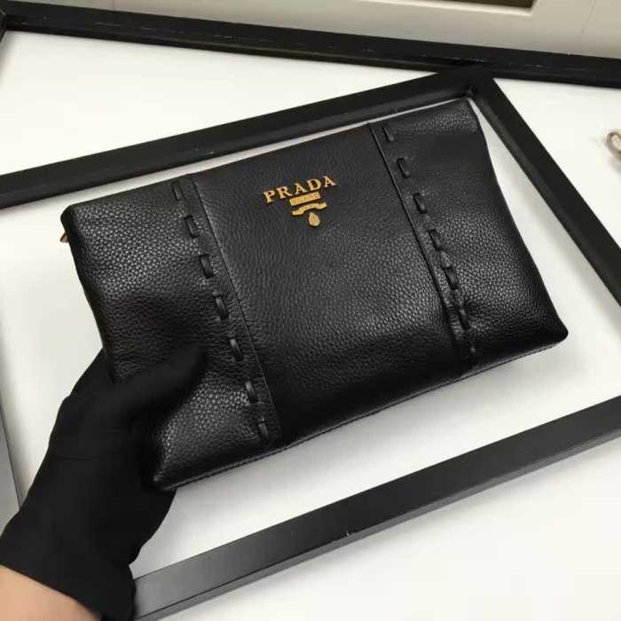 2017春夏数に限りがある プラダ PRADA セカンドバッグ