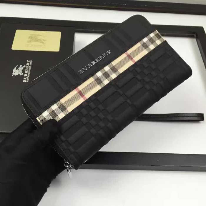 耐久性に優れ 2017春夏 バーバリー BURBERRY ポーチ 長財布
