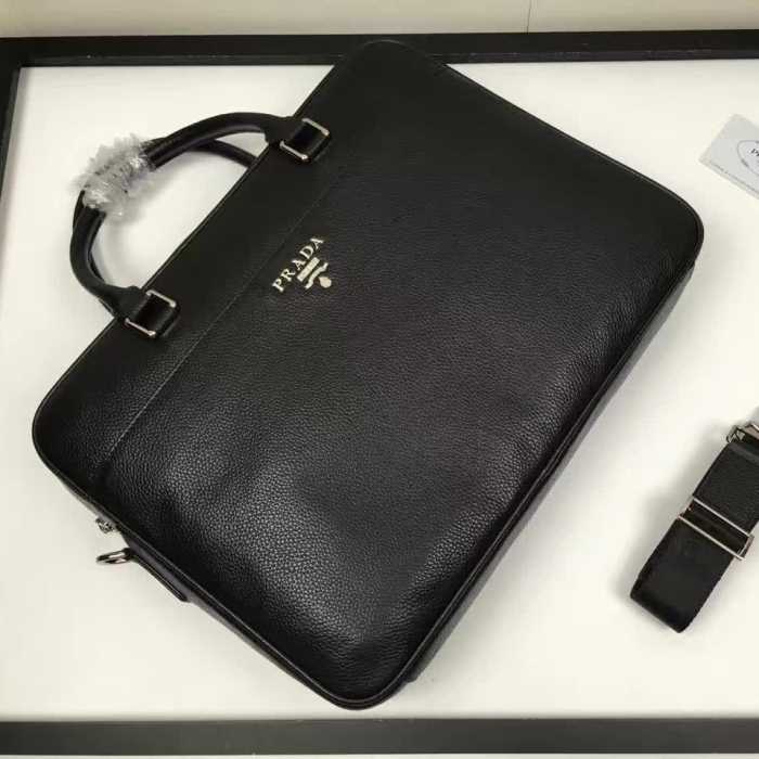 2017春夏 上品な輝きを放つ形 プラダ PRADA 手持ち&ショルダー掛け