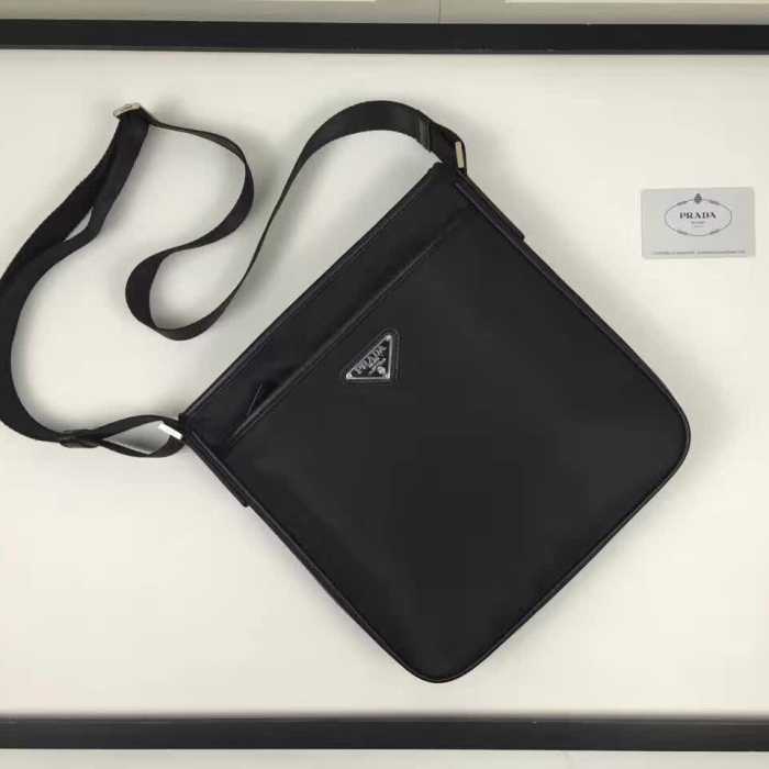 セール中 2017春夏 プラダ PRADA ショルダーバッグ 斜め掛けバッグ