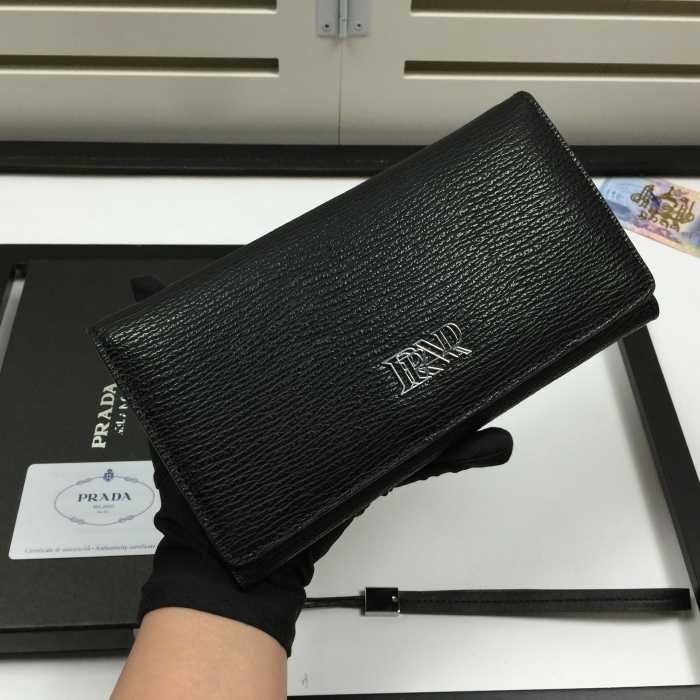2017春夏 大絶賛の履き心地! プラダ PRADA ポーチ