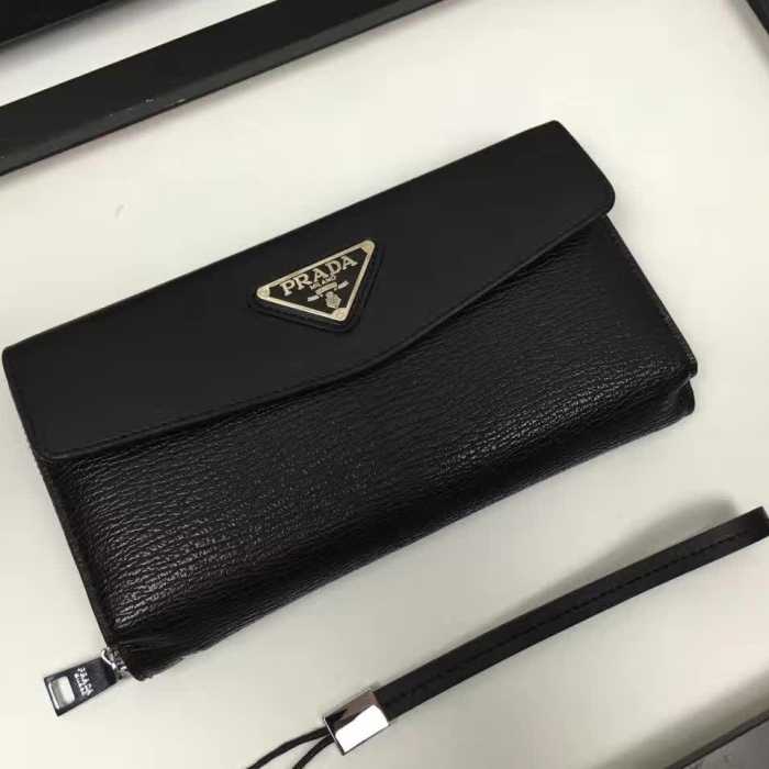 2017春夏今買い◎得 プラダ PRADA セカンドバッグ