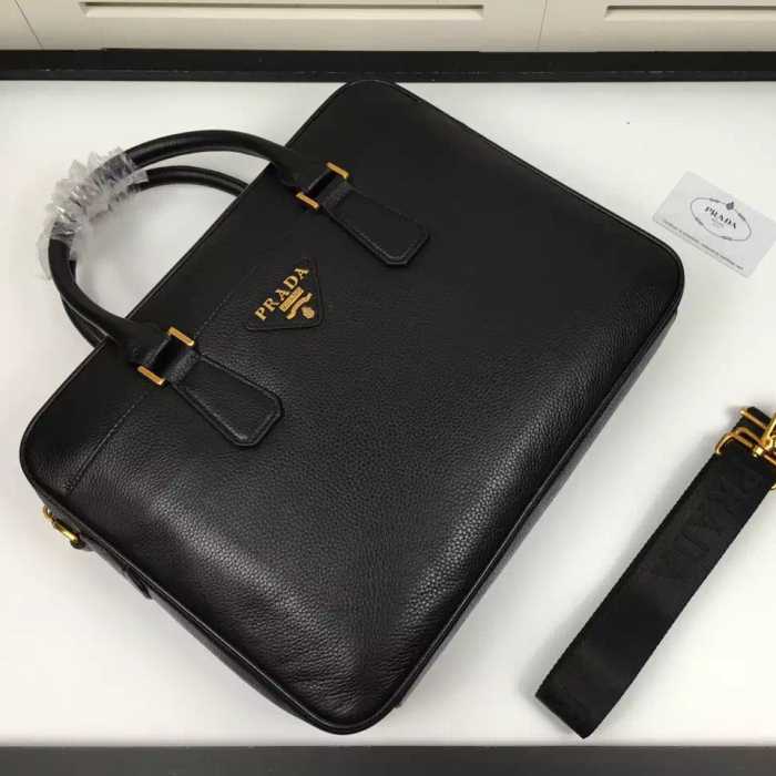 2017春夏 スタイリッシュな印象 プラダ PRADA 手持ち&ショルダー掛け