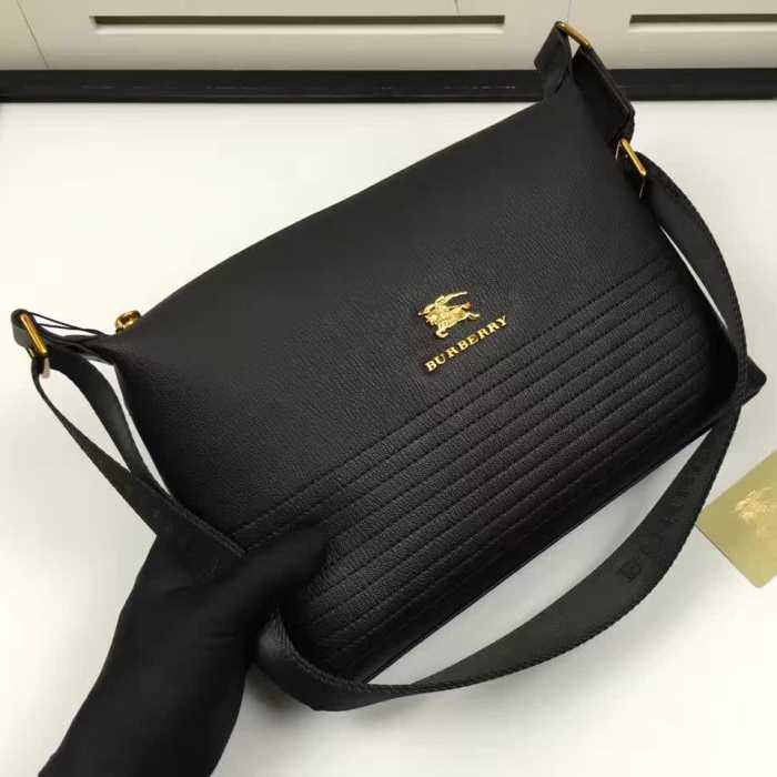 一味違うケーブル編みが魅力満点 2017春夏 バーバリー BURBERRY ショルダーバッグ 斜め掛けバッグ