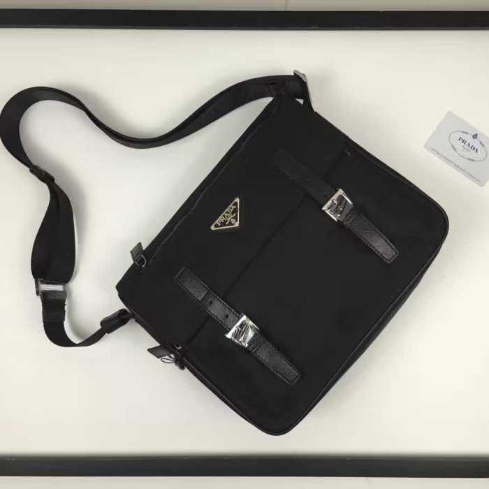 ファション性の高い 2017春夏 プラダ PRADA ショルダーバッグ 斜め掛けバッグ