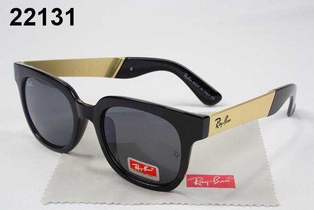 存在感も抜群　レイバン Rayban レトロな雰囲気が印象的なサングラス.
