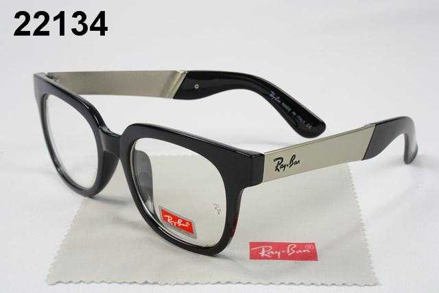 ラグジュアリー感を演出するレイバン Rayban 遮光性も高いサングラス.