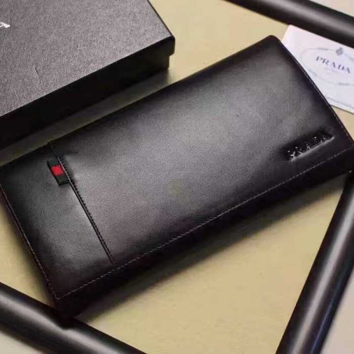 2017春夏 プラダ PRADA 落ち着いた感覚 財布