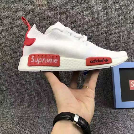 おしゃれ向けのシュプリームコピーSupreme x NMD 絶大な支持を得ているランニングシューズ.